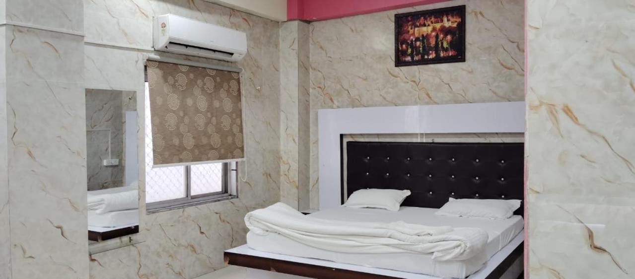Hotel Shri Sai International, Sitamarhi Dumra Exteriör bild